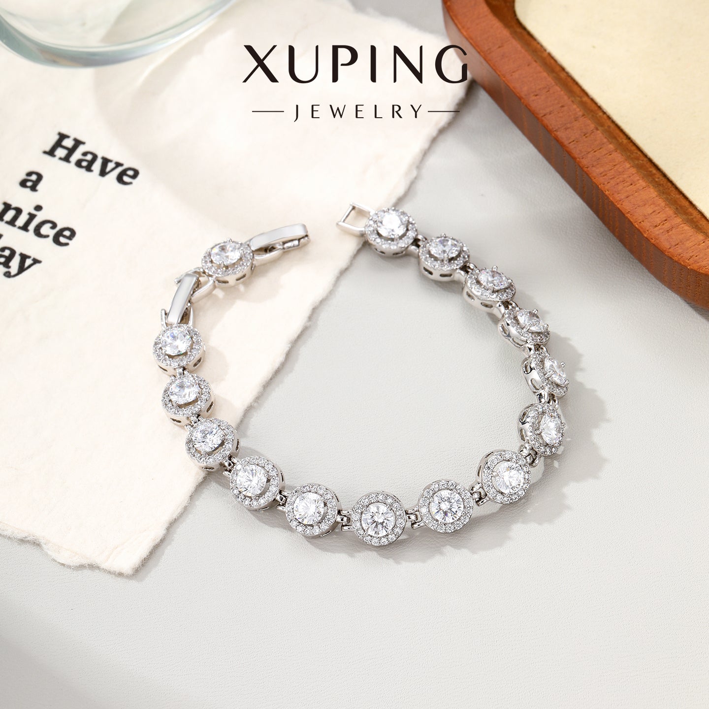 Light luxury sparkling alloy bracelet