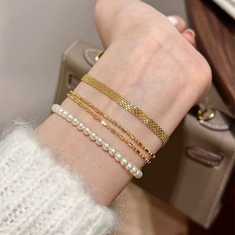 Design-inspired bracelet